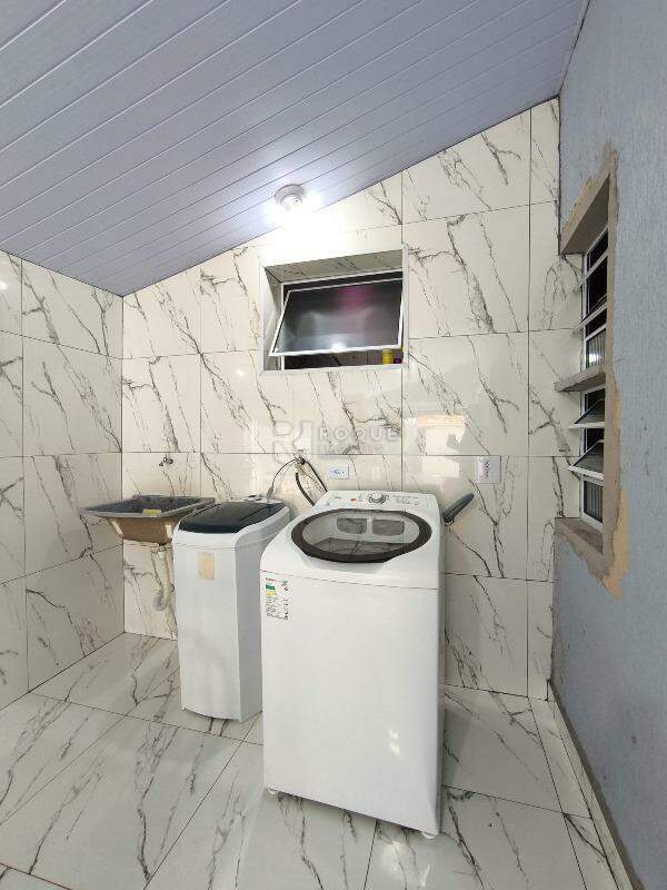 Casa Residencial à venda no bairro Jardim da Graminha: LAVANDERIA