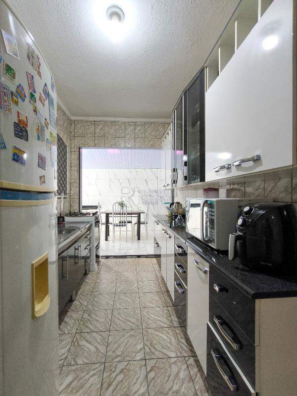 Casa Residencial à venda no bairro Jardim da Graminha: COZINHA