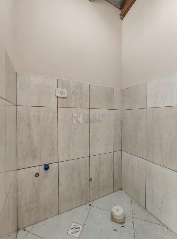 Casa Residencial à venda no bairro Jardim Lago Azul: WC fundo 