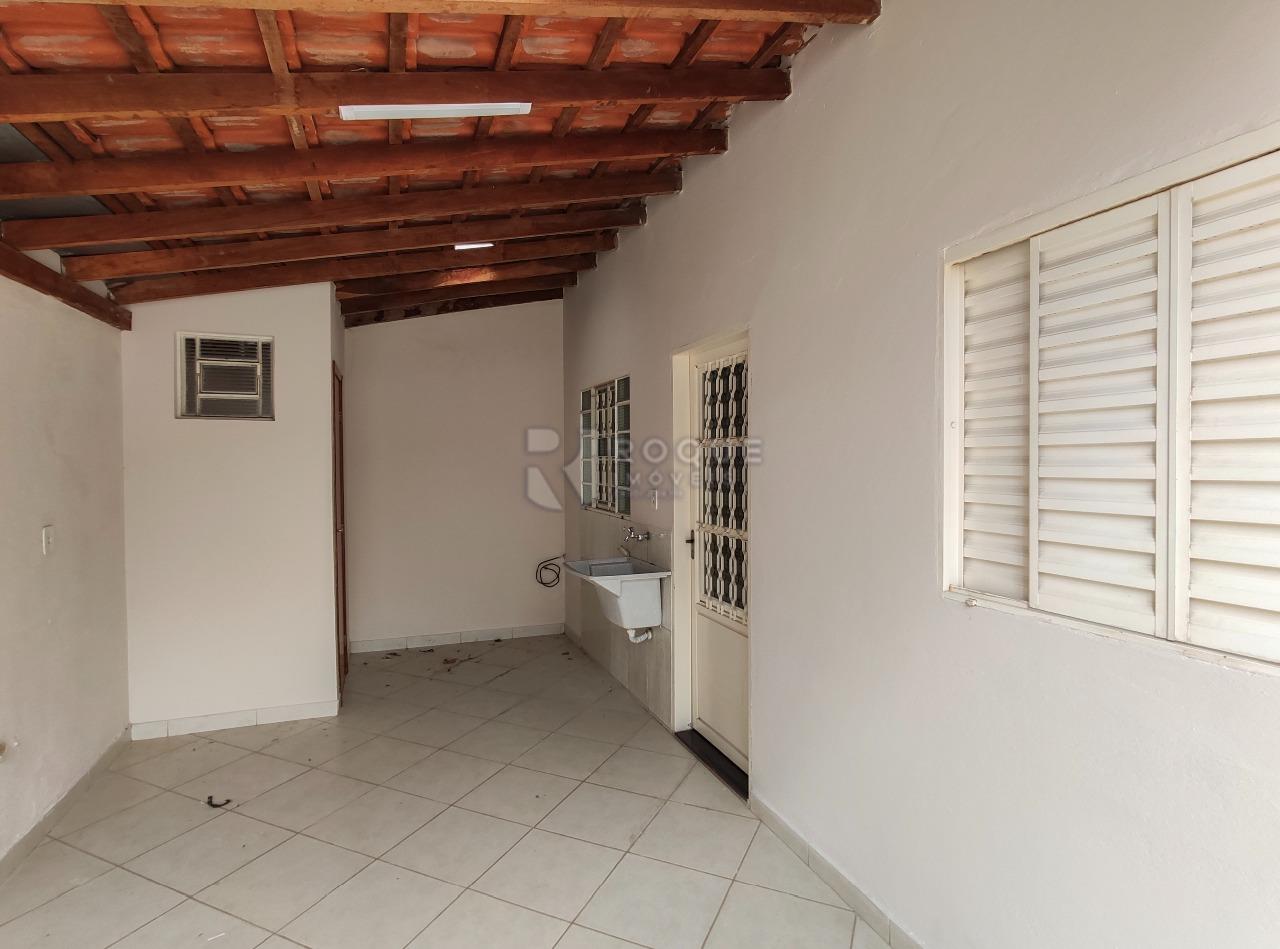 Casa Residencial à venda no bairro Jardim Lago Azul: Área de serviço / rancho 