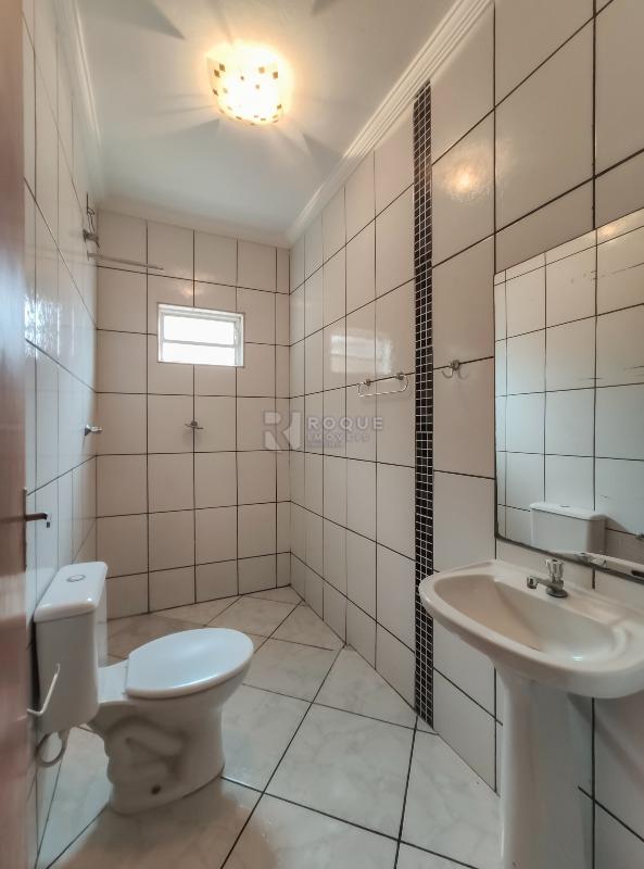 Casa Residencial à venda no bairro Jardim Lago Azul: WC social 