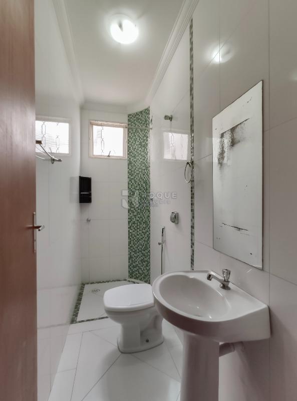 Casa Residencial à venda no bairro Jardim Lago Azul: WC suíte