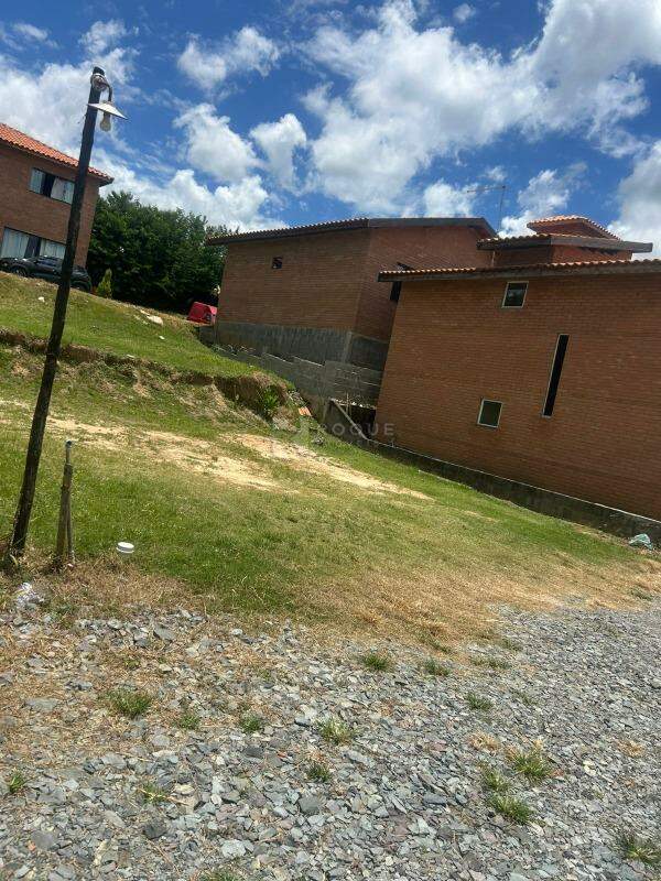 Terreno em condomínio à venda no bairro Bairro dos Pires: