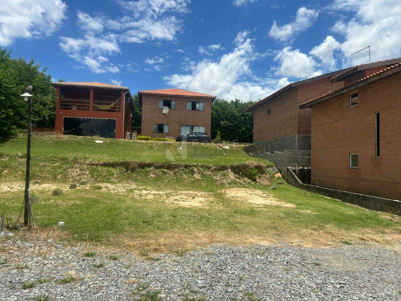 Terreno em condomínio à venda no bairro Bairro dos Pires: 