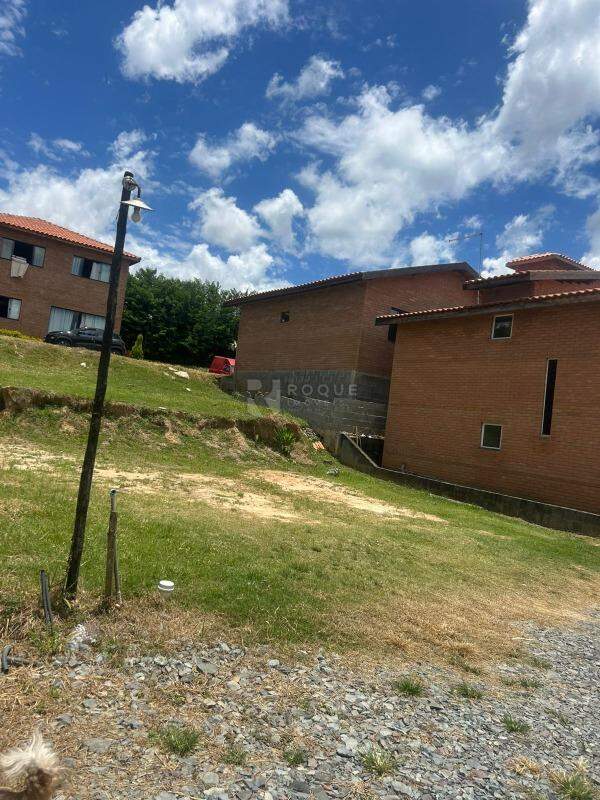 Terreno em condomínio à venda no bairro Bairro dos Pires: