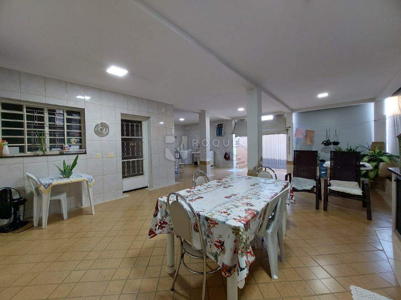Casa Residencial à venda no bairro Vila Castelar: 