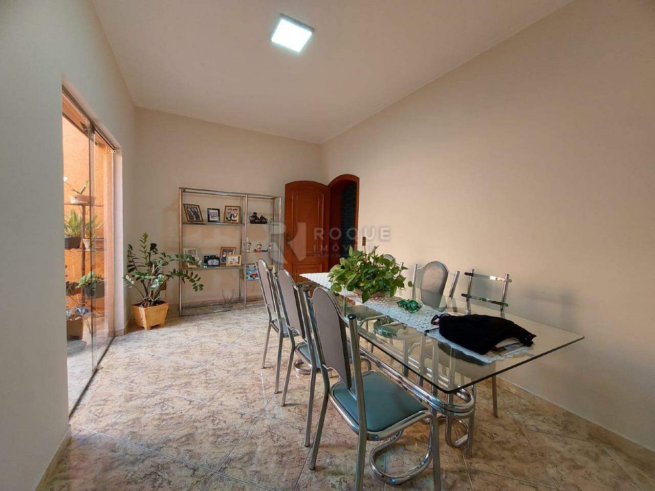 Casa Residencial à venda no bairro Vila Castelar: 