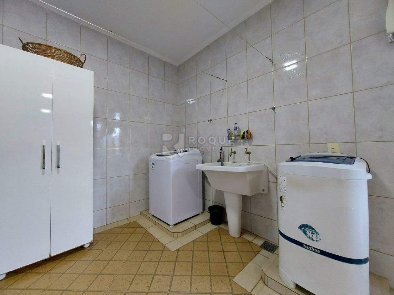 Casa Residencial à venda no bairro Vila Castelar: 