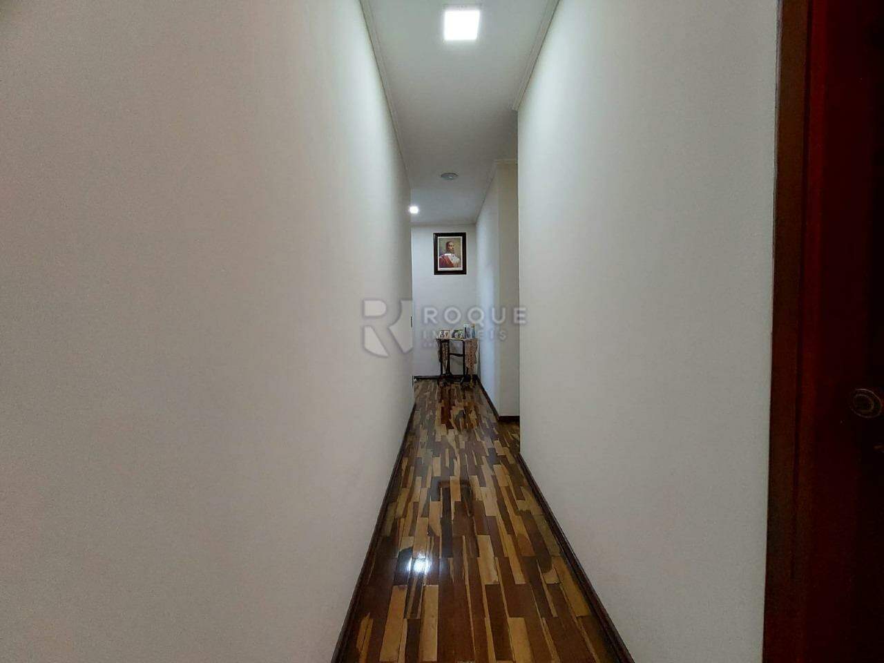 Casa Residencial à venda no bairro Vila Castelar: 