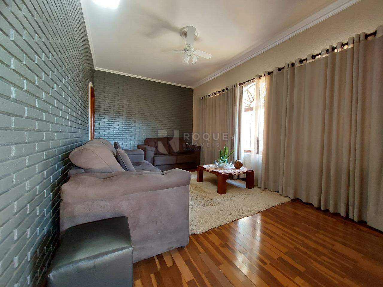 Casa Residencial à venda no bairro Vila Castelar: 