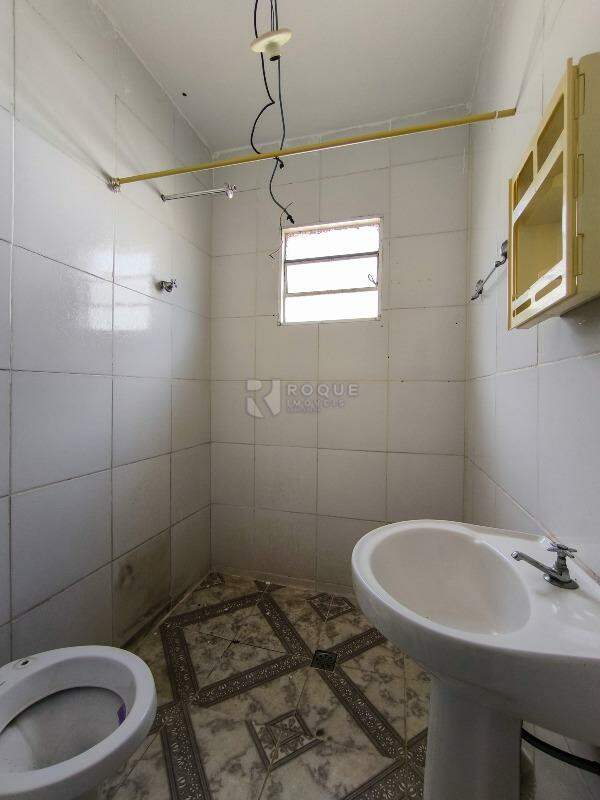Casa Residencial à venda no bairro Vila Queiroz: BANHEIRO SOCIAL CASA 1