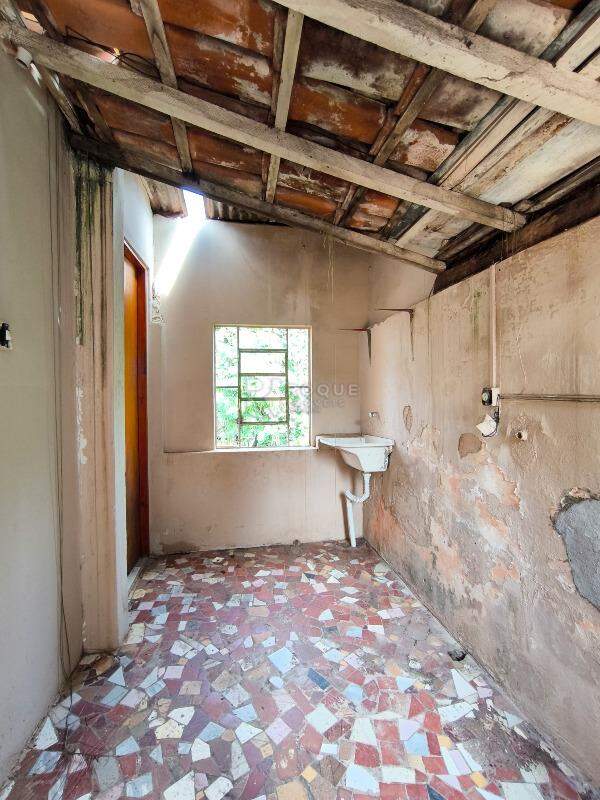 Casa Residencial à venda no bairro Vila Queiroz: LAVANDERIA CASA 2