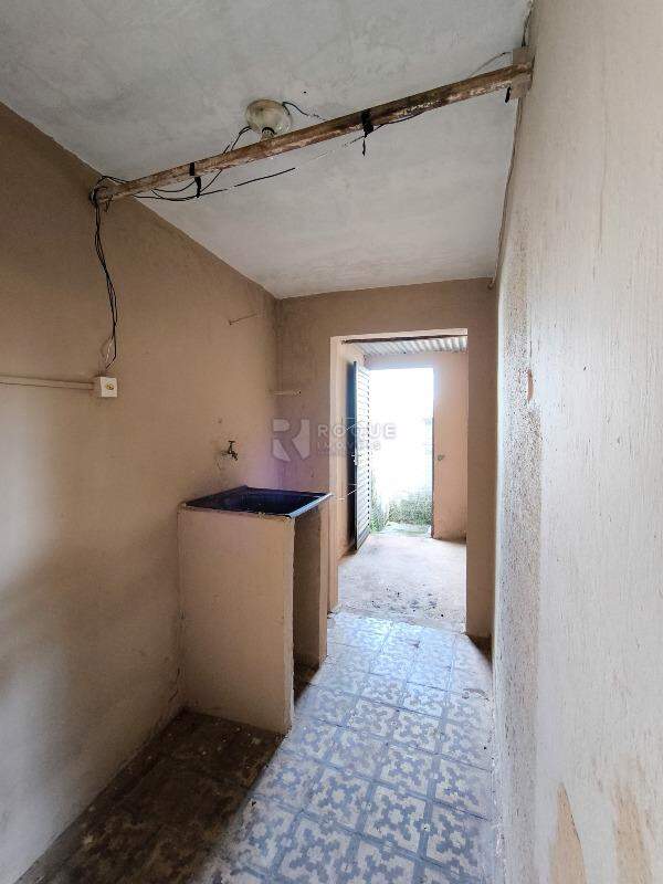 Casa Residencial à venda no bairro Vila Queiroz: LAVANDERIA CASA 1