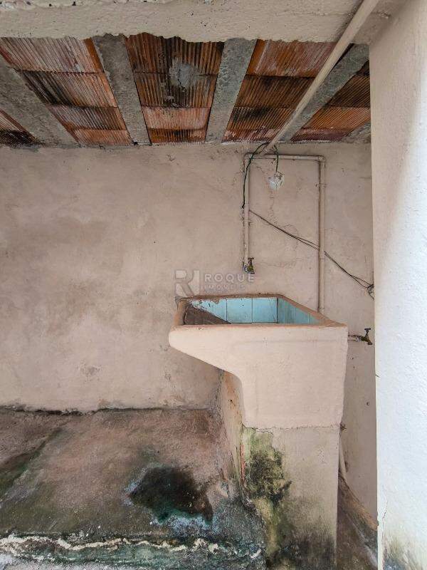 Casa Residencial à venda no bairro Vila Queiroz: LAVANDERIA CASA 3