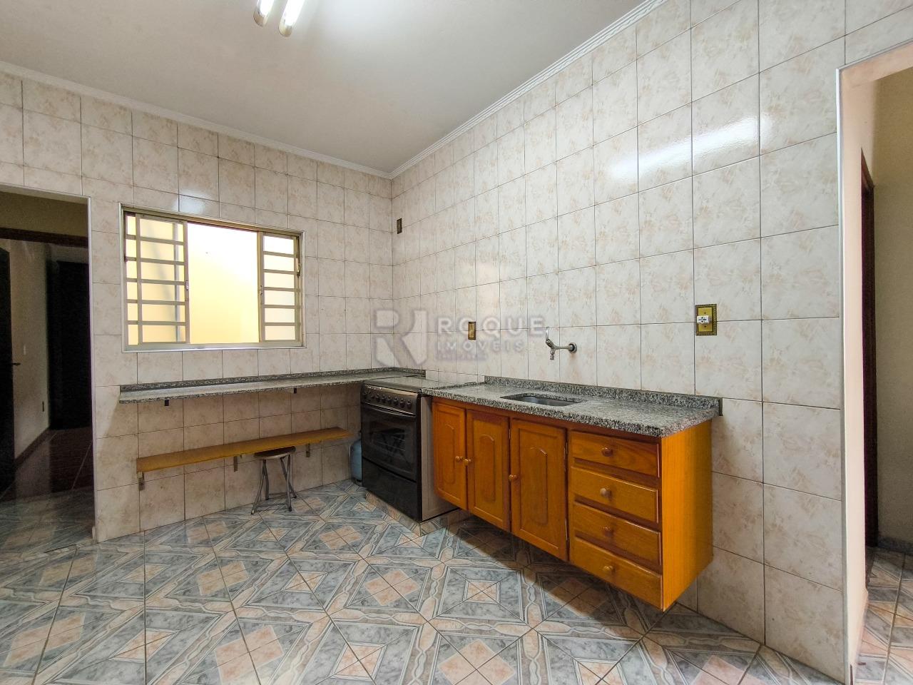 Casa Residencial à venda no bairro Vila Queiroz: COZINHA CASA 2