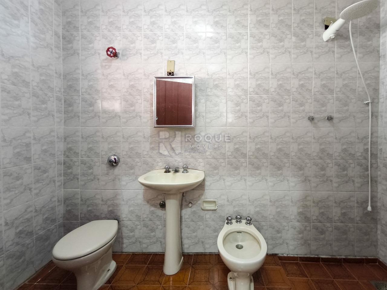 Casa Residencial à venda no bairro Vila Queiroz: BANHEIRO SOCIAL