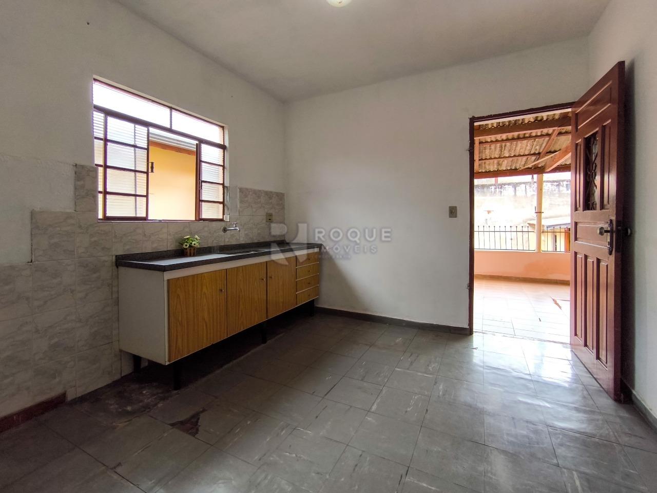 Casa Residencial à venda no bairro Vila Queiroz: COZINHA
