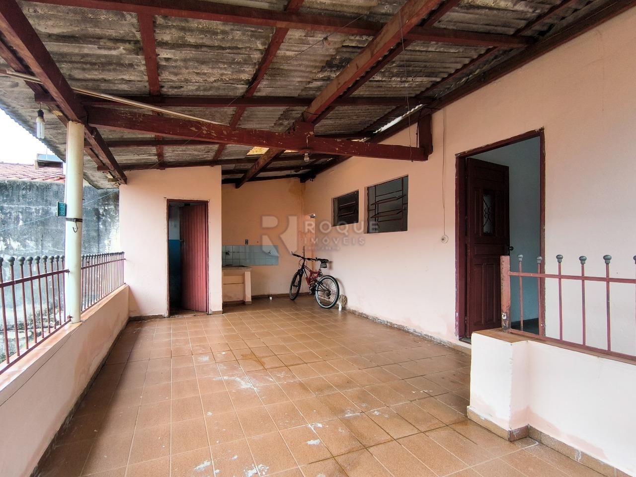 Casa Residencial à venda no bairro Vila Queiroz: ÁREA DE SERVIÇO