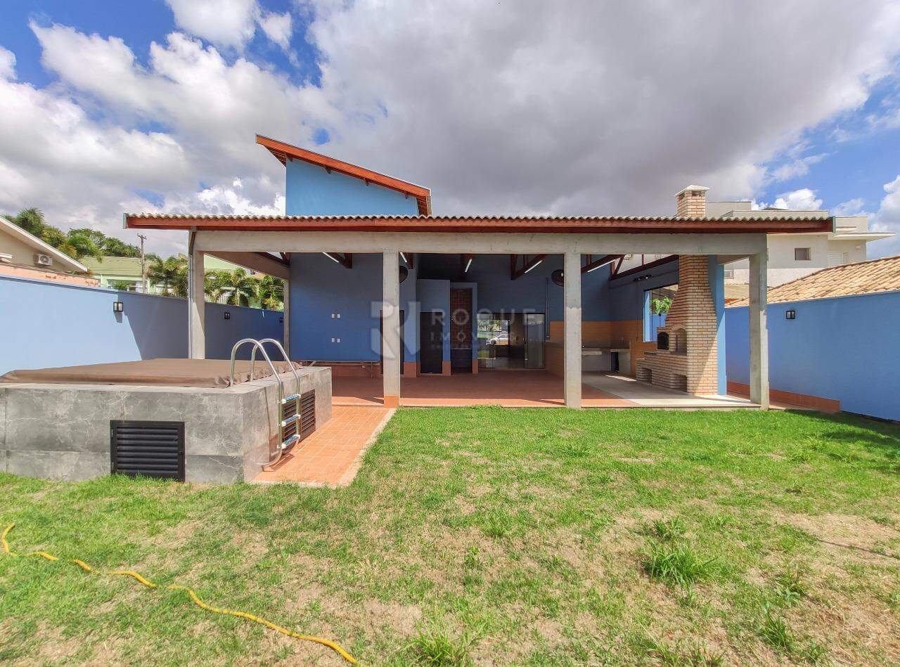 Casa em condomínio para aluguel no bairro Portal de São Clemente: Fundo / Ofurô 