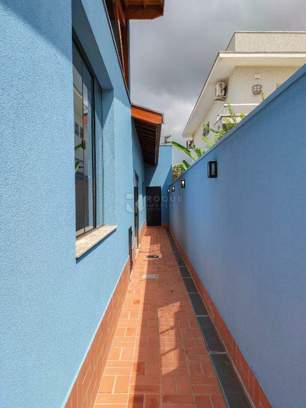 Casa em condomínio para aluguel no bairro Portal de São Clemente: Corredor 