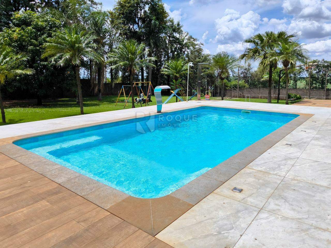 Chácara à venda no bairro Jardim Residencial Recanto Alvorada: PISCINA