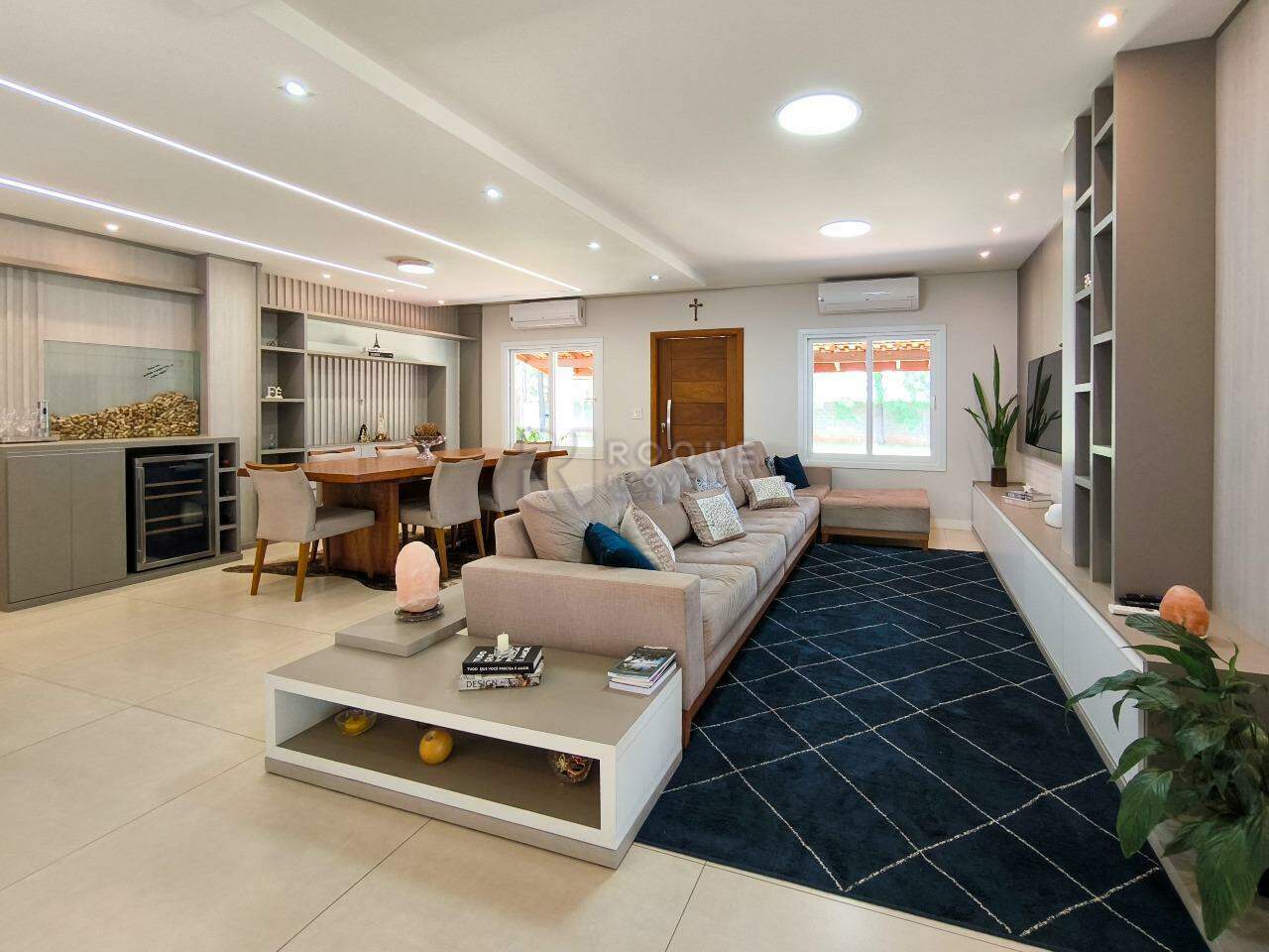 Chácara à venda no bairro Jardim Residencial Recanto Alvorada: SALA DE ESTAR