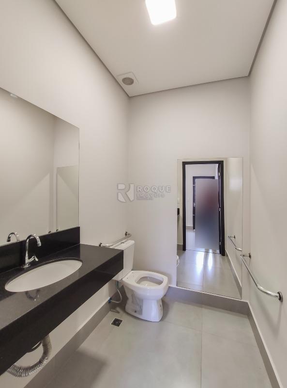 Salão para aluguel no bairro Chácaras Antonieta: WC social 1