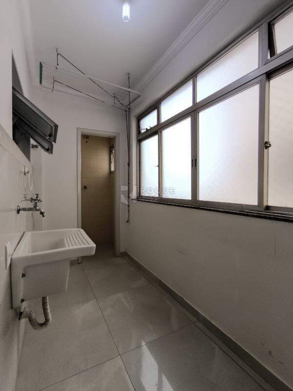Apartamento para aluguel no bairro Centro: Área de serviço 