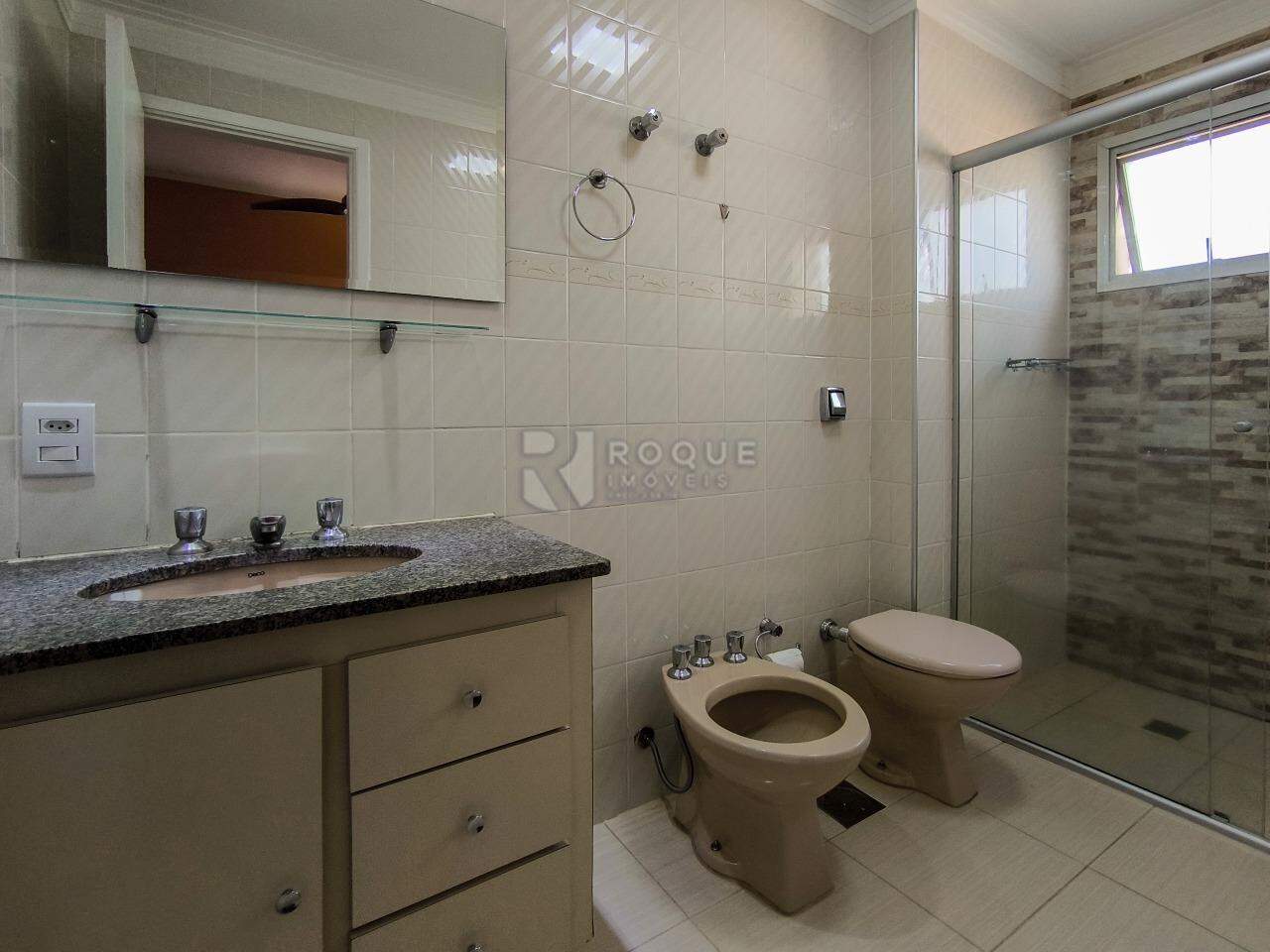 Apartamento para aluguel no bairro Centro: WC suíte 