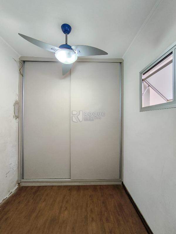 Apartamento para aluguel no bairro Centro: Dormitório fundo 