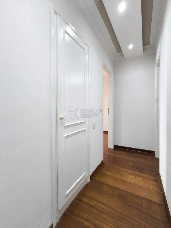Apartamento para aluguel no bairro Centro: Hall 