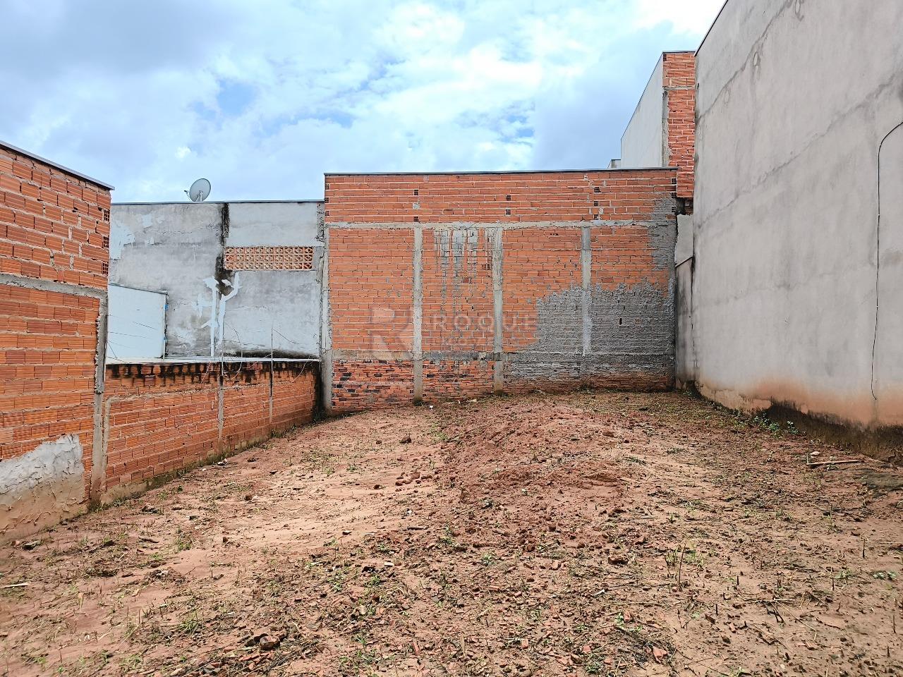 Terreno à venda no bairro Jardim dos Jequitibás: 
