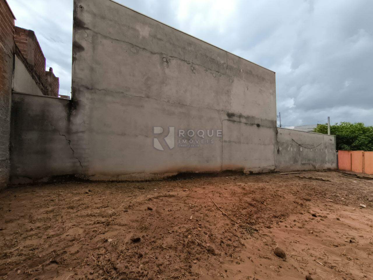 Terreno à venda no bairro Jardim dos Jequitibás: 