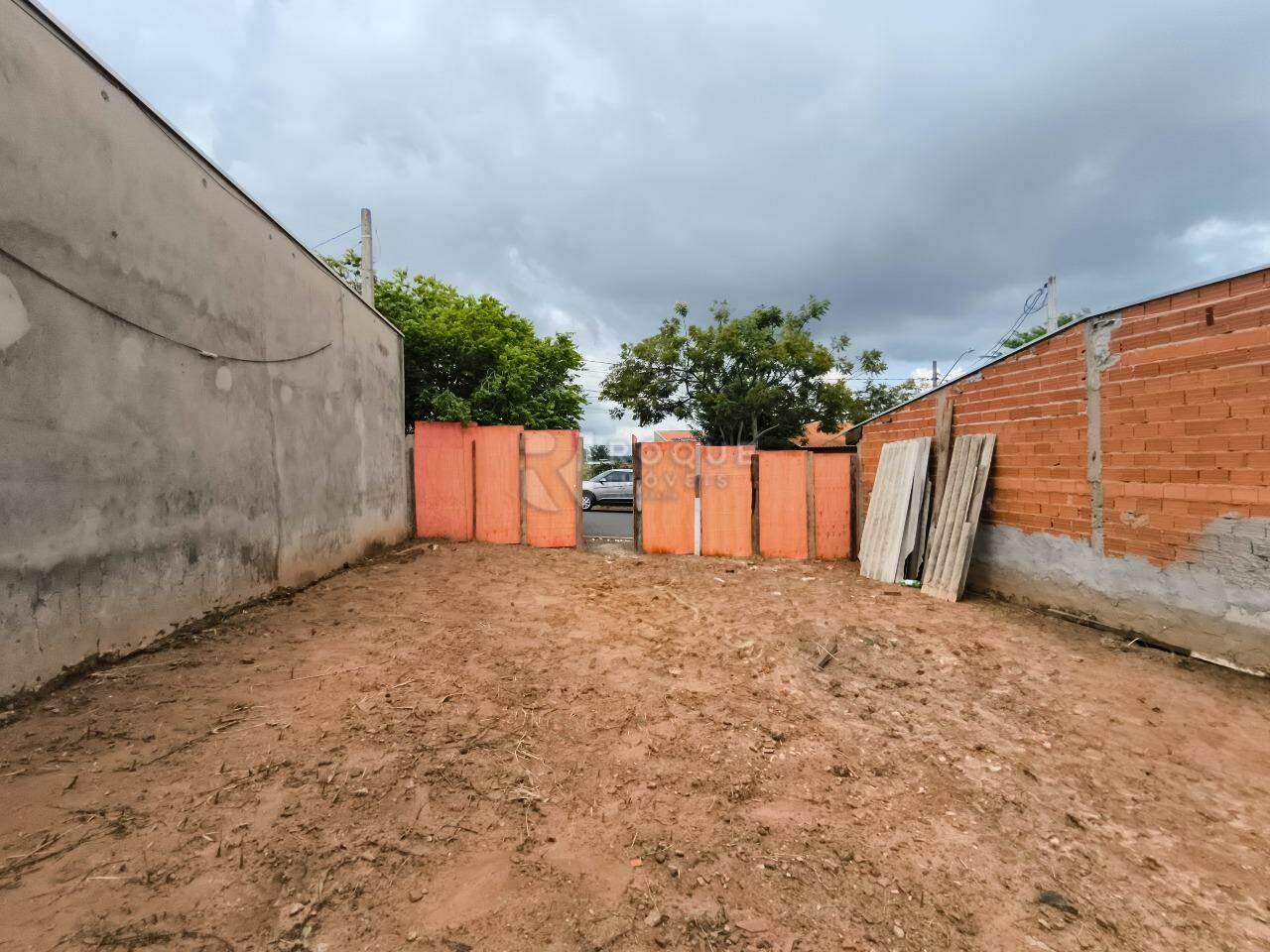 Terreno à venda no bairro Jardim dos Jequitibás: 