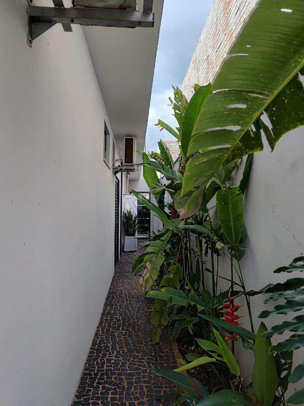 Casa em condomínio à venda no bairro Parque Residencial Roland 2: Corredor 
