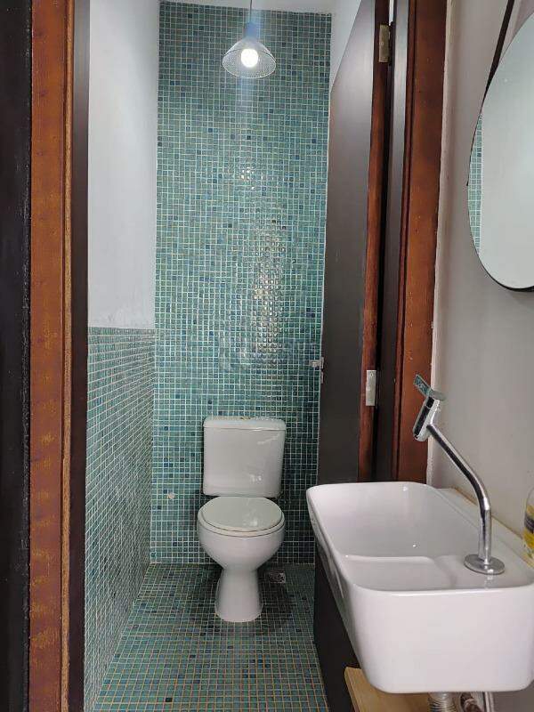 Casa em condomínio à venda no bairro Parque Residencial Roland 2: Wc área de lazer 