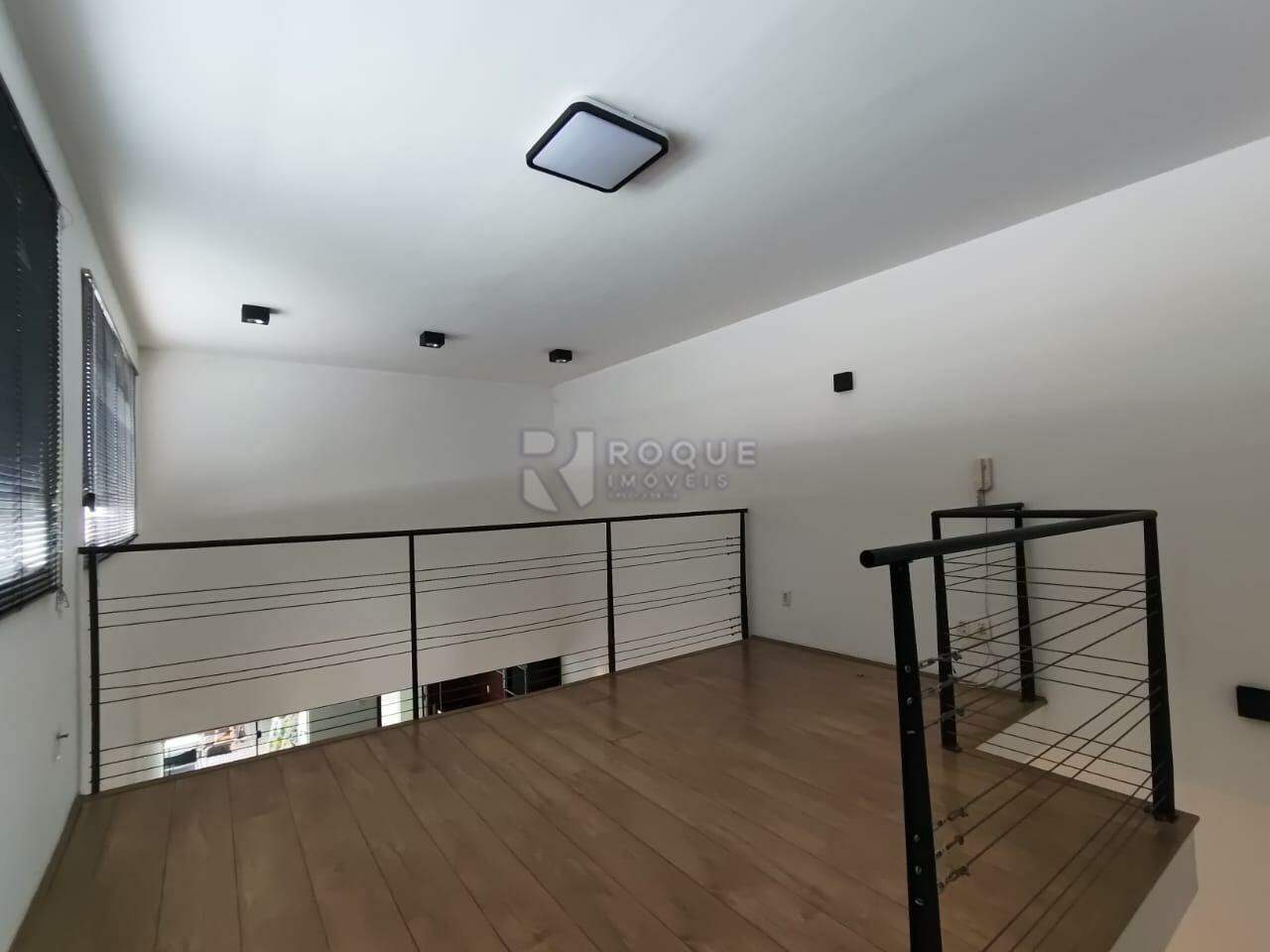 Casa em condomínio à venda no bairro Parque Residencial Roland 2: Mezanino