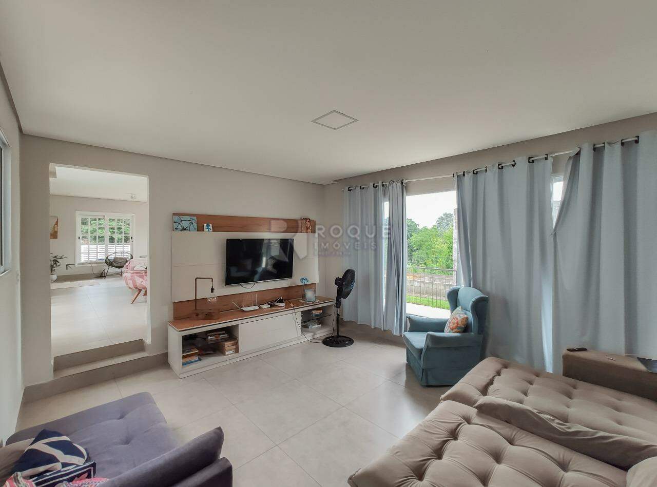 Chácara à venda no bairro Residencial Interlagos: Sala 
