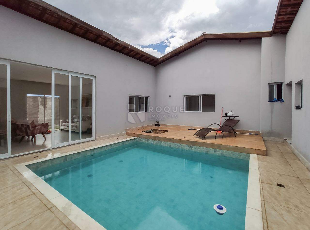Chácara à venda no bairro Residencial Interlagos: Piscina