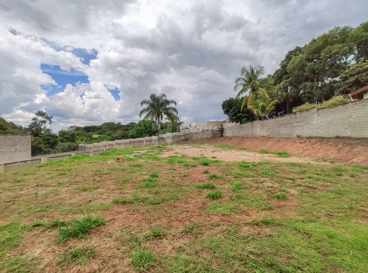 Chácara à venda no bairro Residencial Interlagos: Fundo 