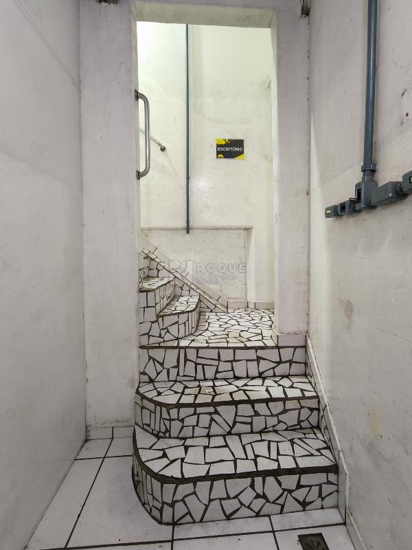 Barracão/Galpão à venda no bairro Chácaras Antonieta: ACESSO ESCRITÓRIO