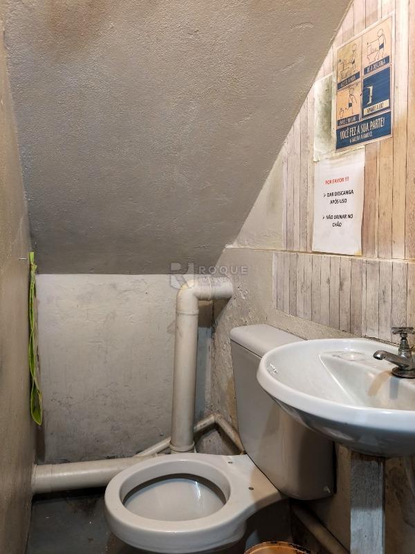 Barracão/Galpão à venda no bairro Chácaras Antonieta: BANHEIRO SOCIAL