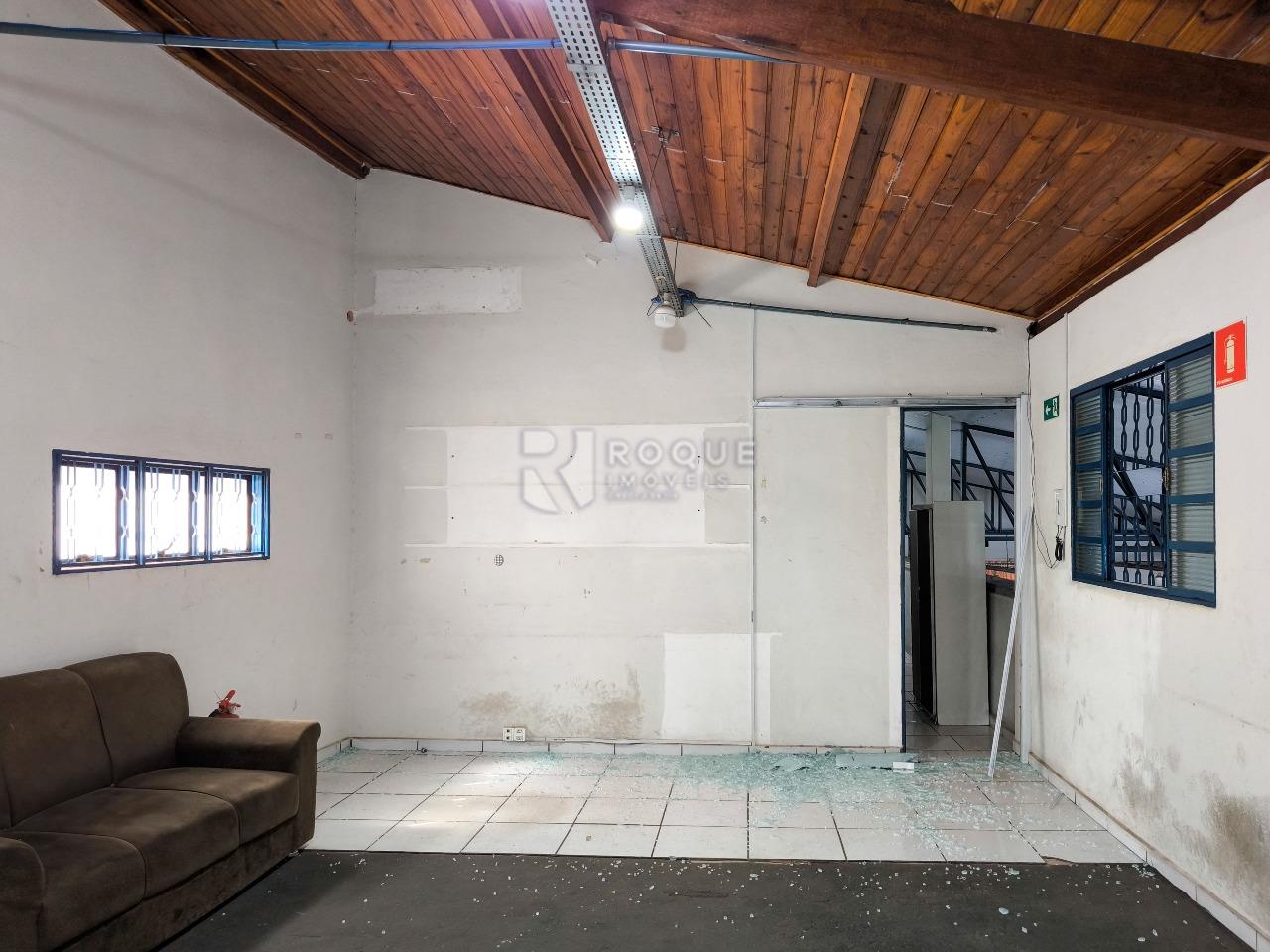 Barracão/Galpão à venda no bairro Chácaras Antonieta: ESCRITÓRIO 2