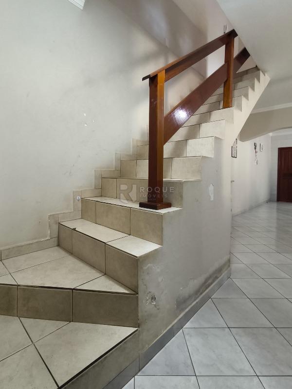 Casa Residencial à venda no bairro Jardim Canaa: ACESSO PISO SUPERIOR