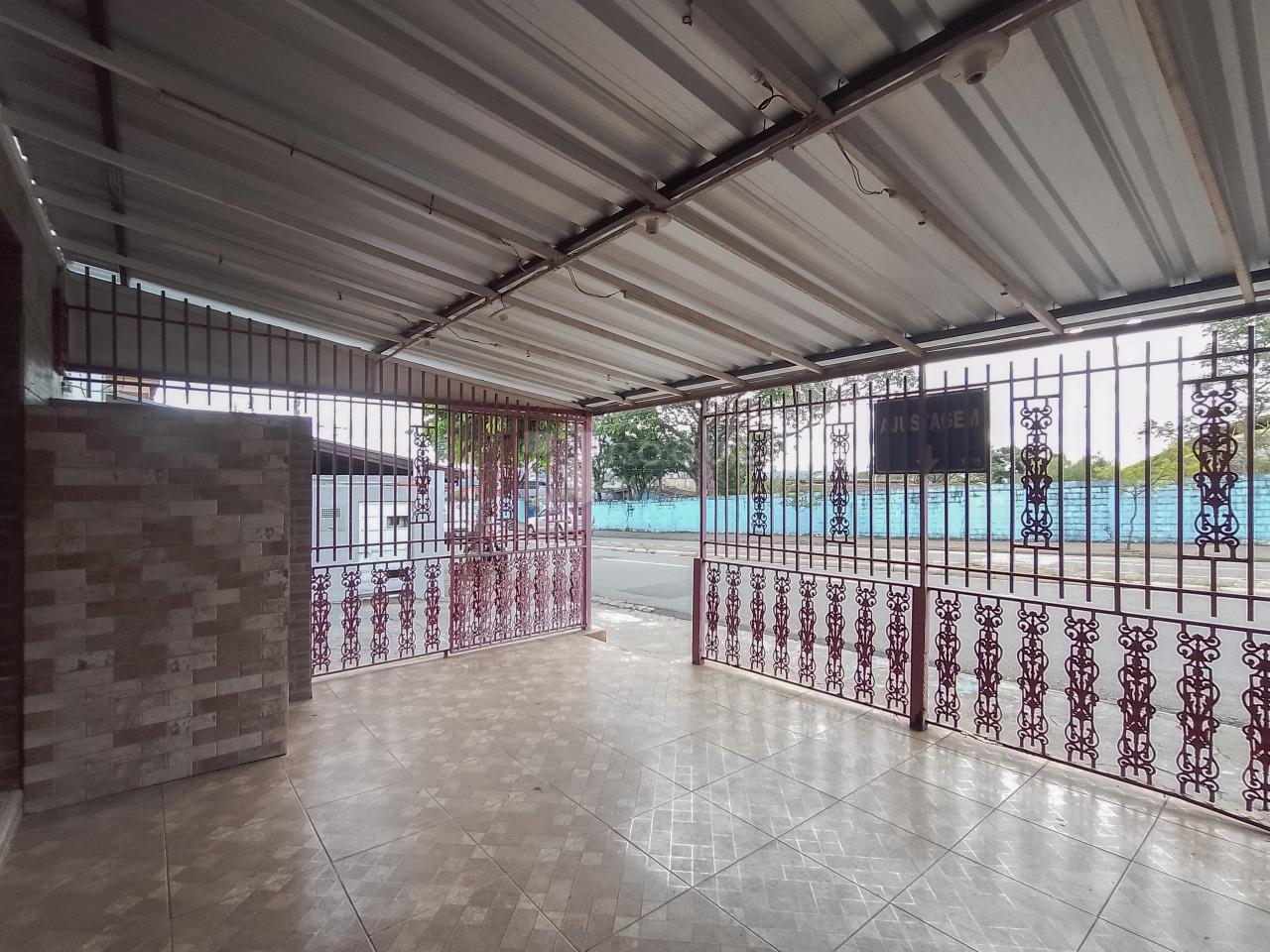 Salão para aluguel no bairro Jardim Elisa Fumagalli: Garagem