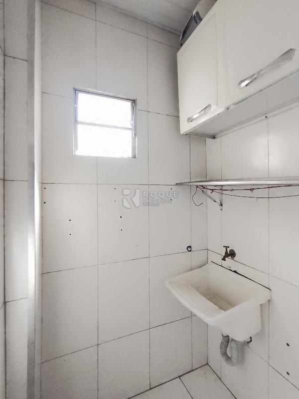 Salão para aluguel no bairro Jardim Elisa Fumagalli: Lavanderia