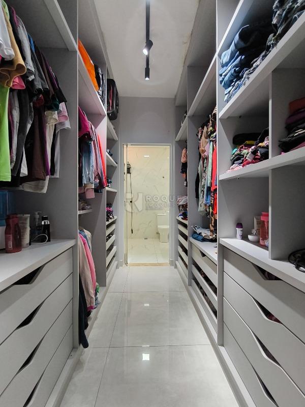 Casa Residencial à venda no bairro Jardim dos Jequitibás: CLOSET