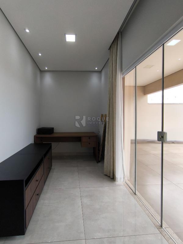 Casa Residencial à venda no bairro Jardim dos Jequitibás: ESCRITÓRIO