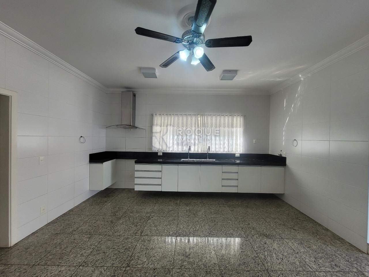 Casa em condomínio à venda no bairro Residencial Greville: Cozinha