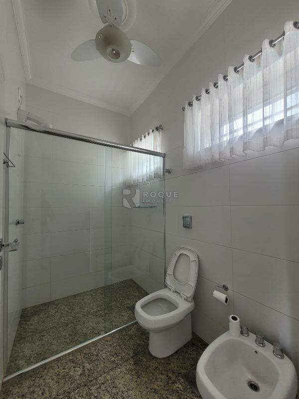 Casa em condomínio à venda no bairro Residencial Greville: WC 2